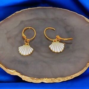 HP🎊 Gold Shell Earrings White Enamel Mermaid Beachy Nautical Coastal Seaside
